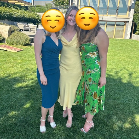 Reformation  Reya in Sunshine - Picture 6 of 6